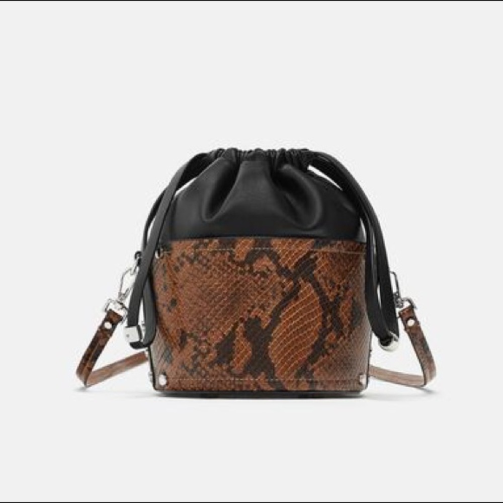 Zara elegant snake print bucket bag Host pick!! - Picture 2 of 5
